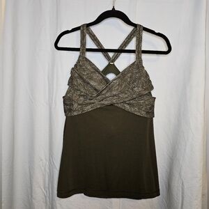 G85. Lululemon Wrap It Up Tank in Jazzy White Gator Green/Gator Green - Size 10